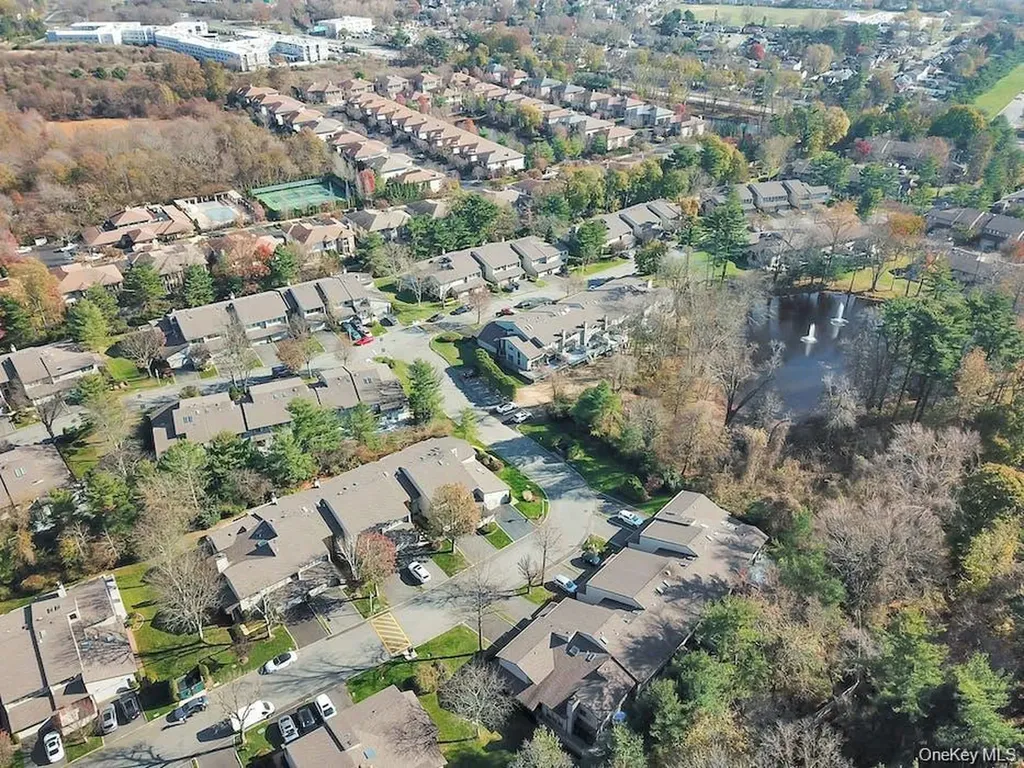 124 Foxwood Drive Jericho NY 11753