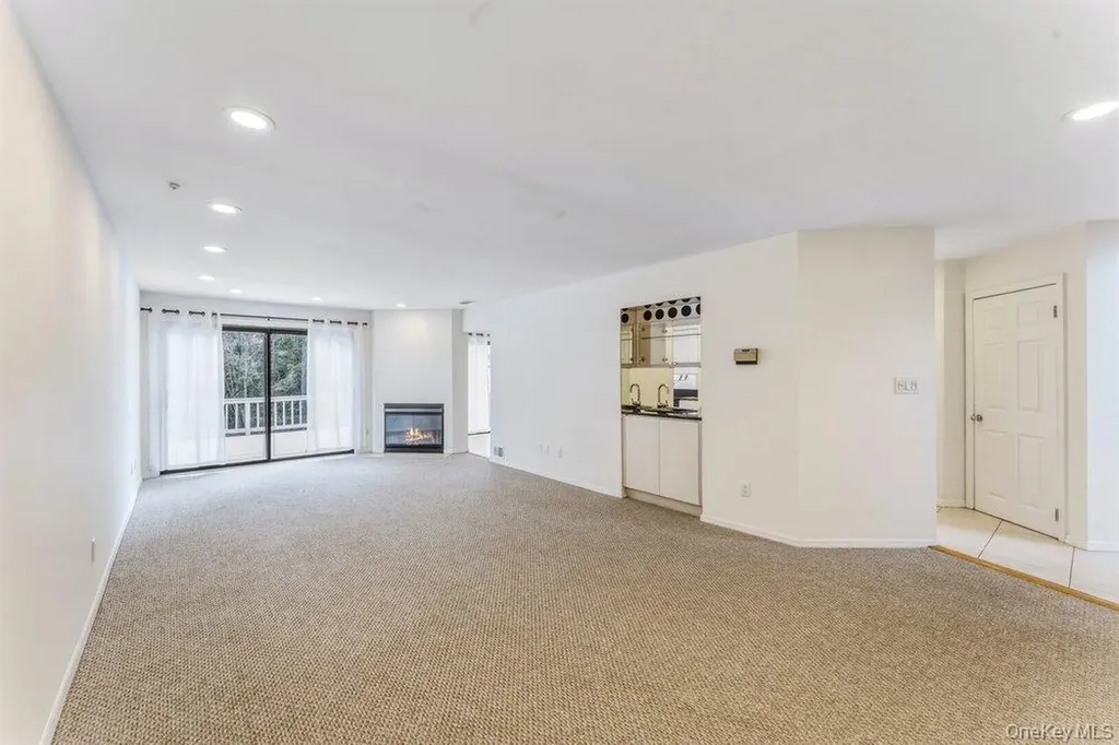 124 Foxwood Drive Jericho NY 11753