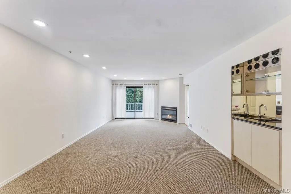 124 Foxwood Drive Jericho NY 11753