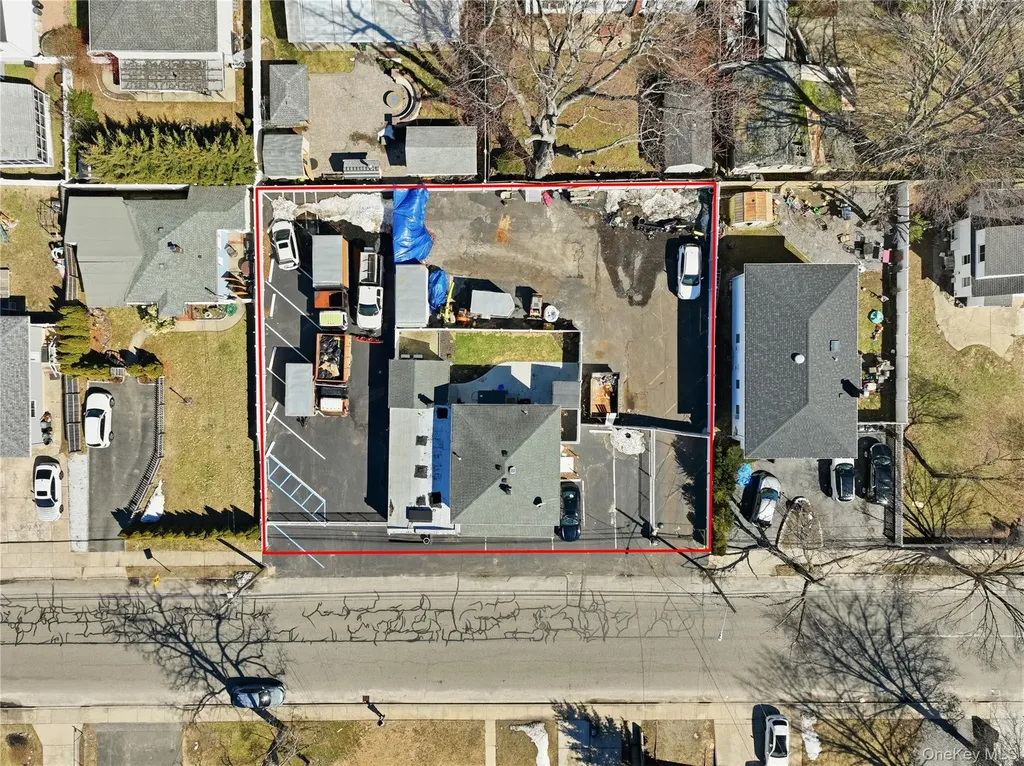 150 N Delaware Avenue Lindenhurst NY 11757
