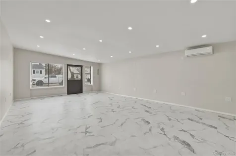 150 N Delaware Avenue Lindenhurst NY 11757