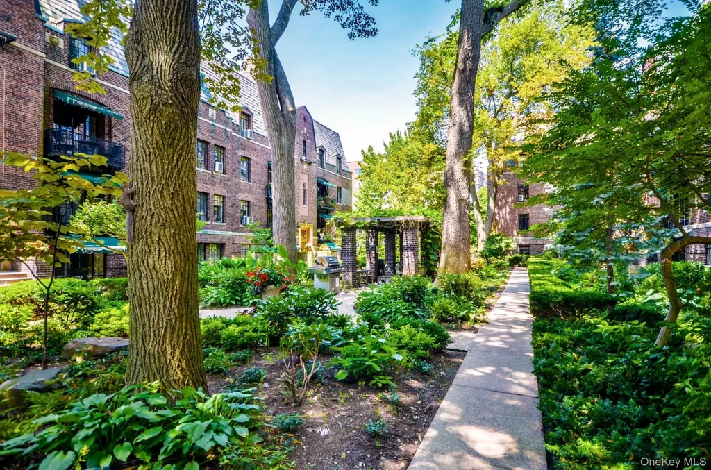 20 N Broadway White Plains NY 10601