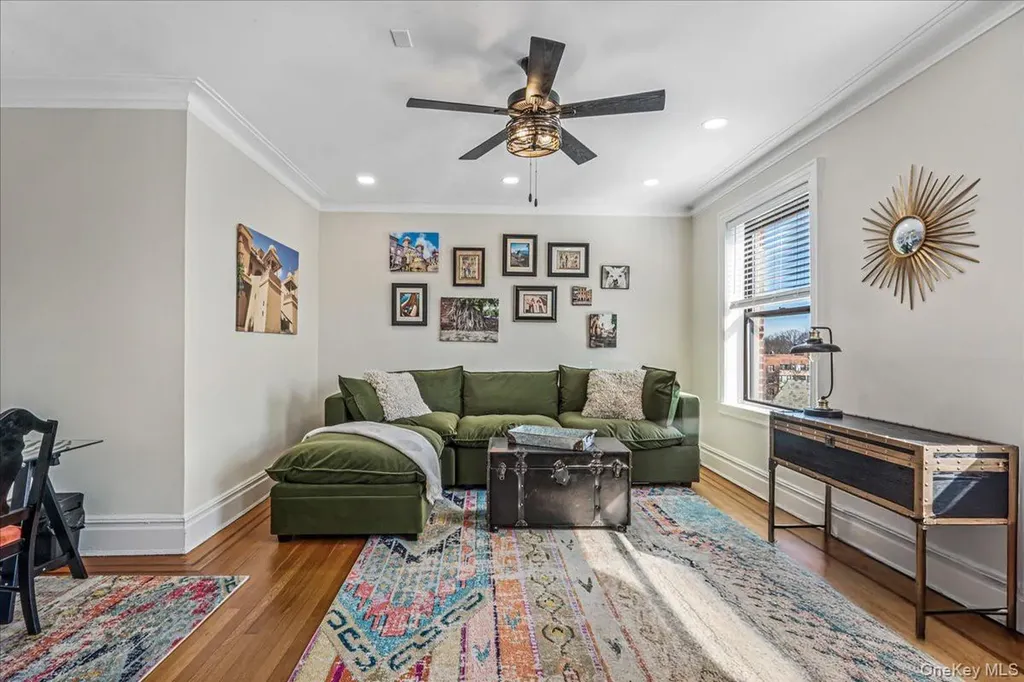 37 Brompton Road Great Neck NY 11021