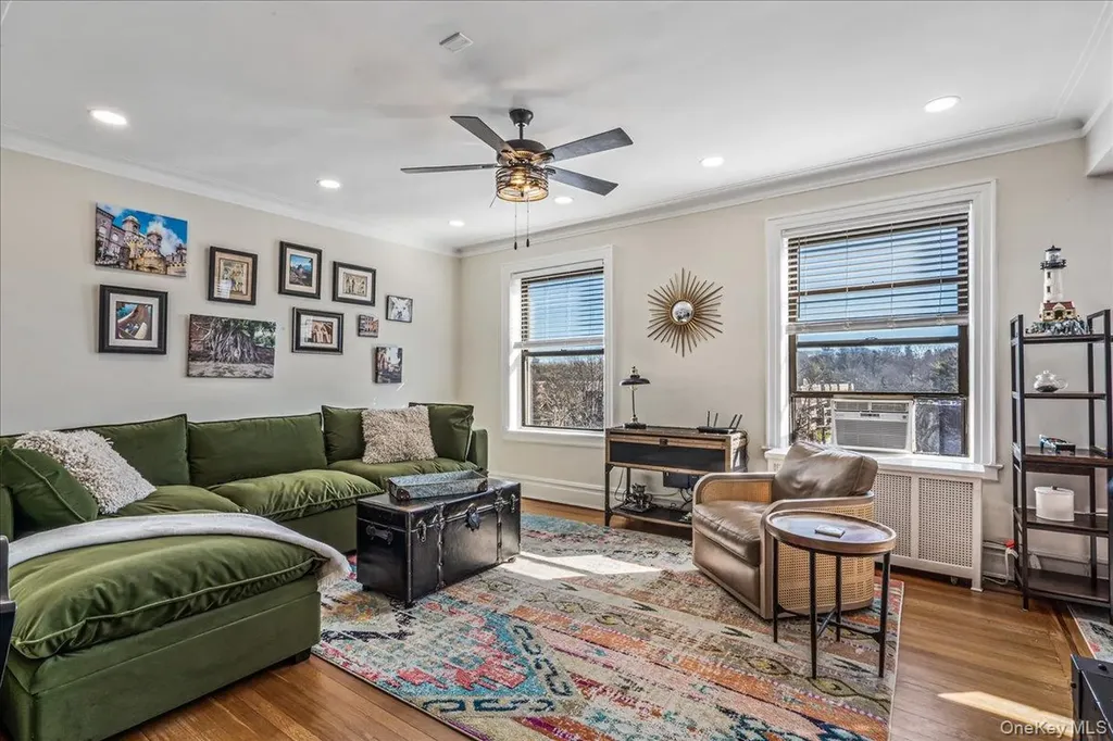 37 Brompton Road Great Neck NY 11021