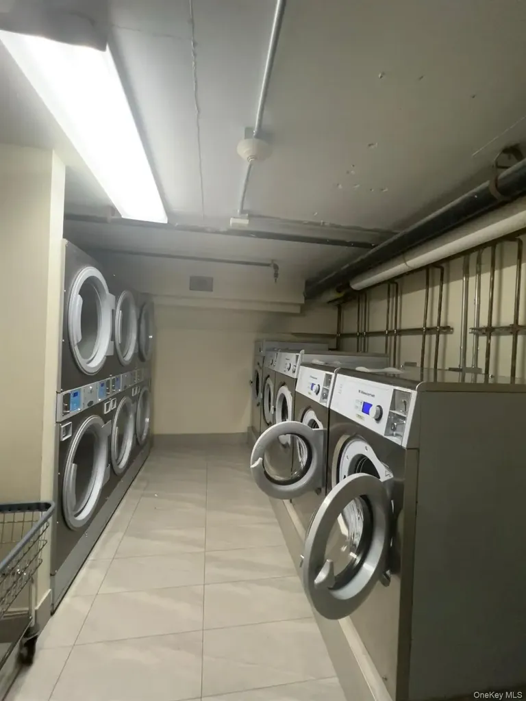 142-38 37th Avenue Flushing NY 11354