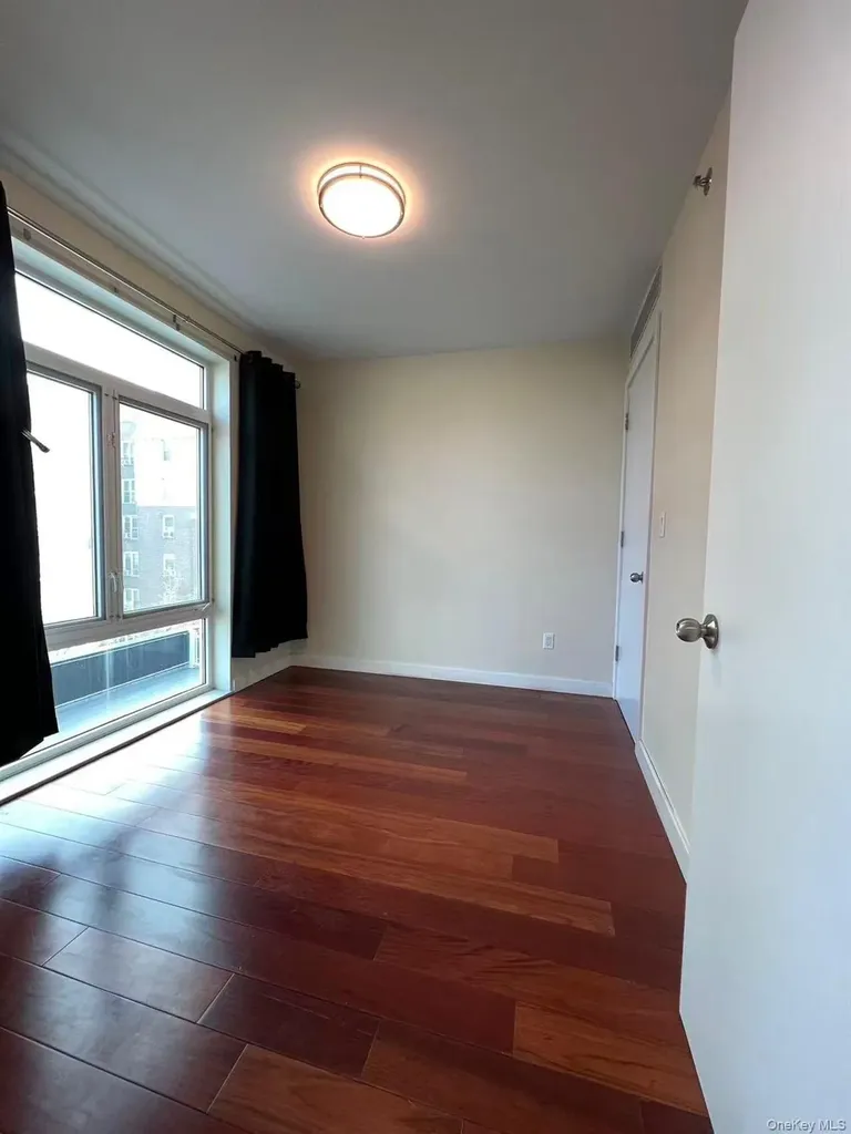 142-38 37th Avenue Flushing NY 11354