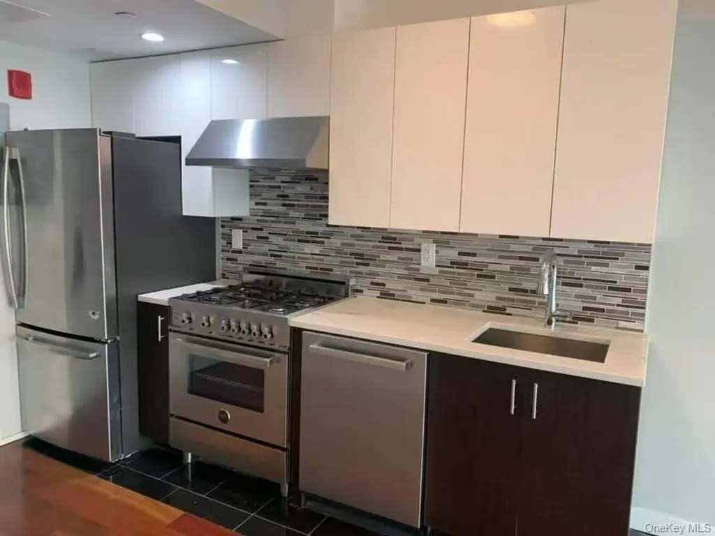 142-38 37th Avenue Flushing NY 11354