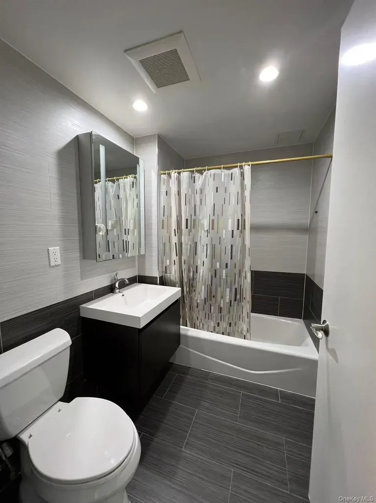 142-38 37th Avenue Flushing NY 11354