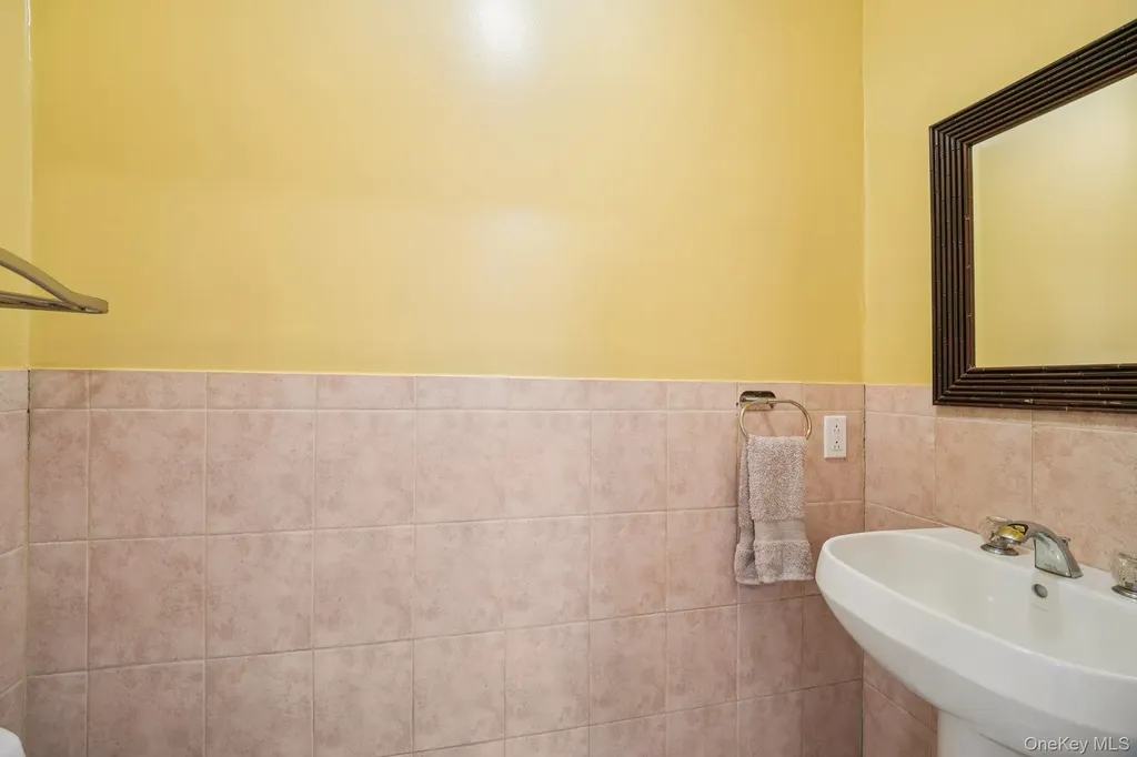162 Harding Avenue White Plains NY 10606