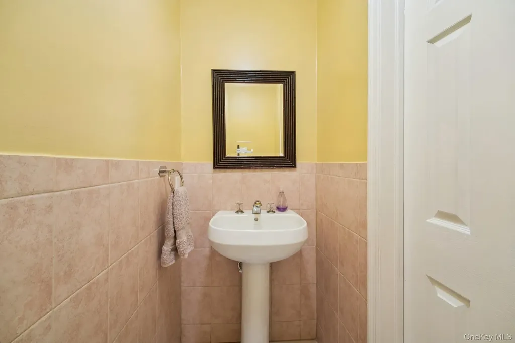 162 Harding Avenue White Plains NY 10606