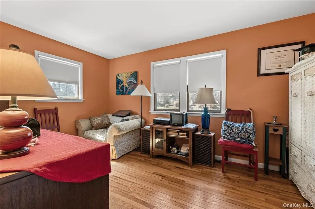 41 Lakeside Drive Centerport NY 11721