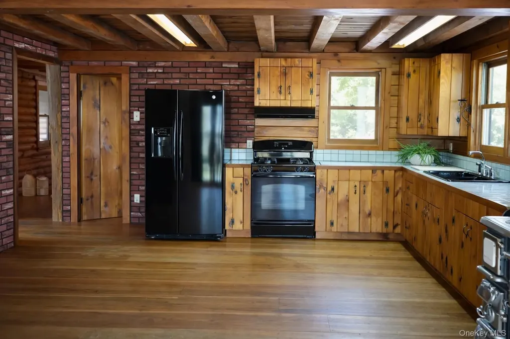 380 Easy Street Catskill NY 12414