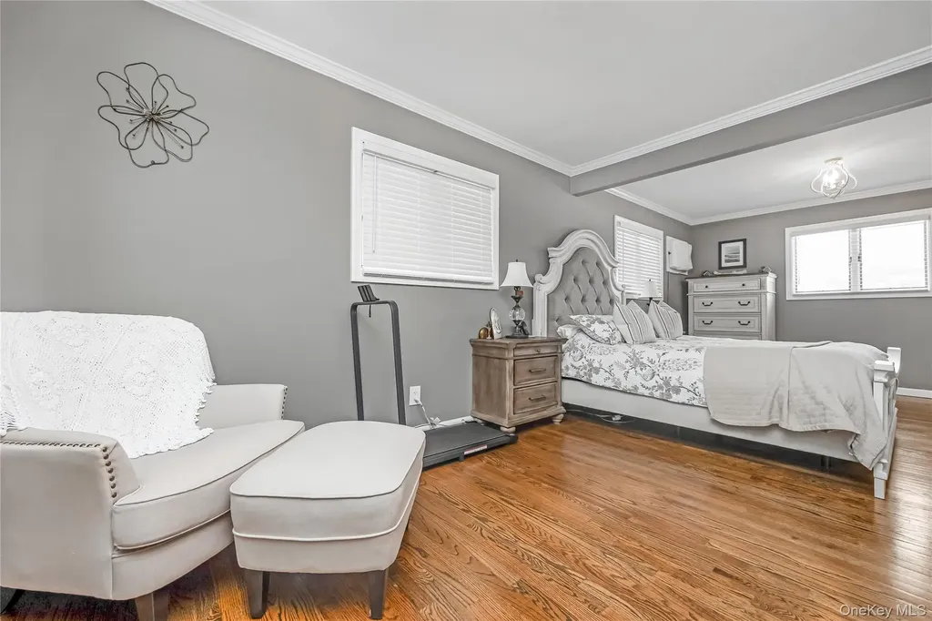 2477 Freeport Street Wantagh NY 11793