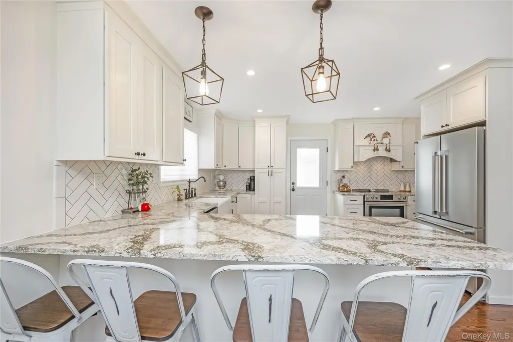 2477 Freeport Street Wantagh NY 11793