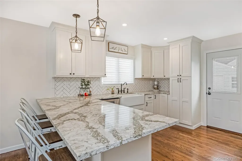 2477 Freeport Street Wantagh NY 11793
