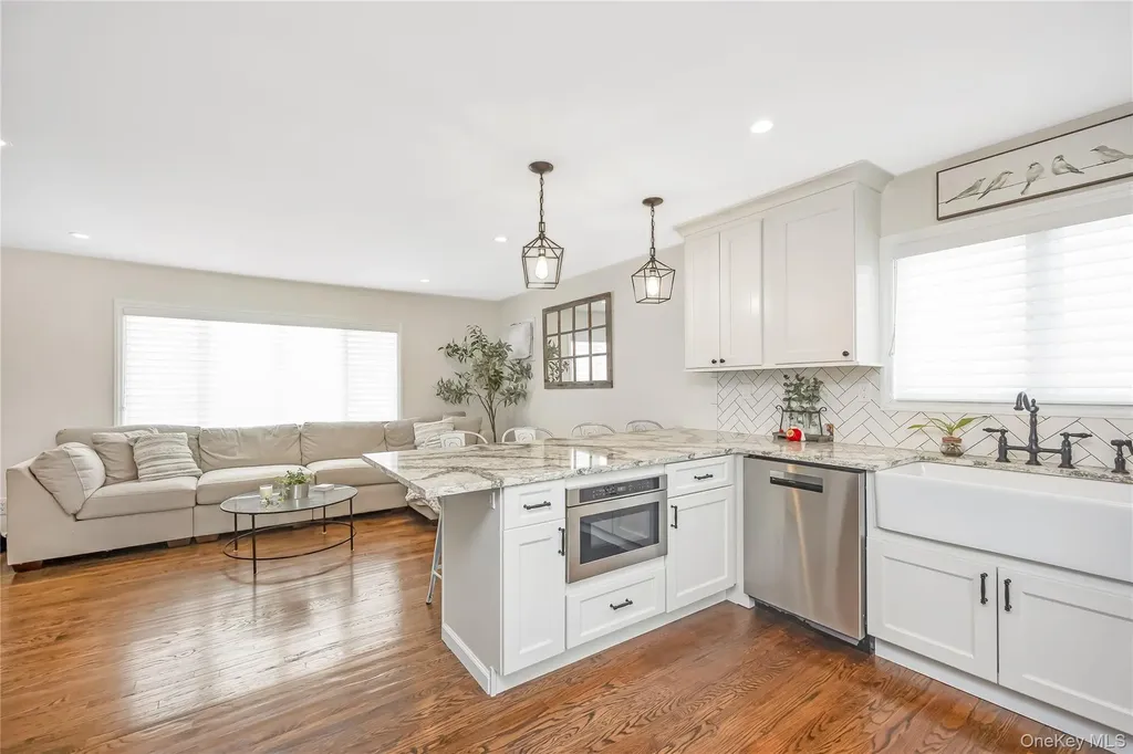 2477 Freeport Street Wantagh NY 11793