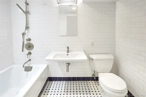 21-13 45th Avenue Long Island City NY 11101