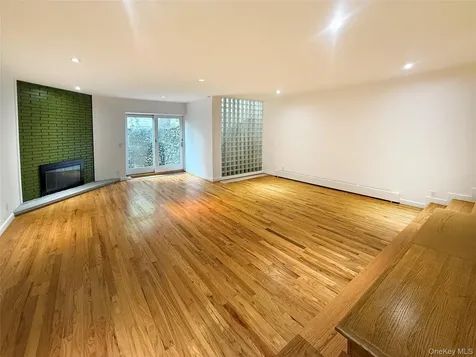 21-13 45th Avenue Long Island City NY 11101