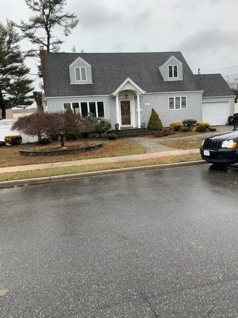 42 Eldorado Boulevard Plainview NY 11803