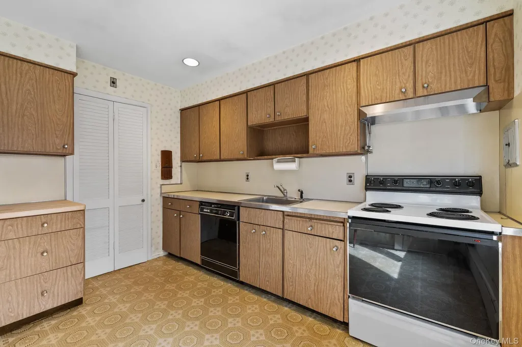 321 Locust Avenue Rye NY 10580