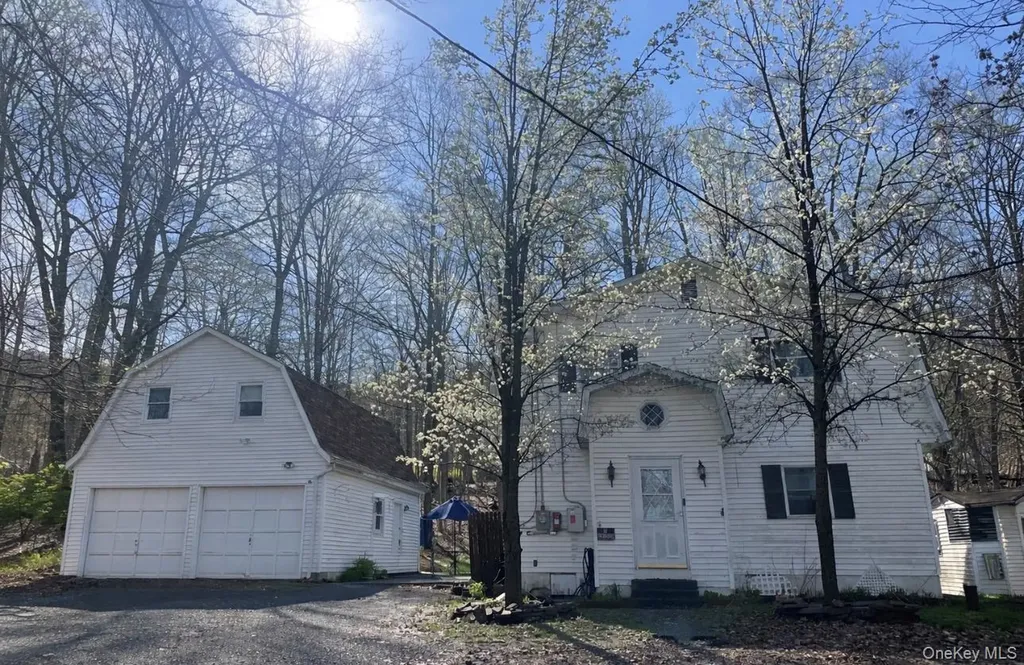 3 Emerald Trail Monroe NY 10950