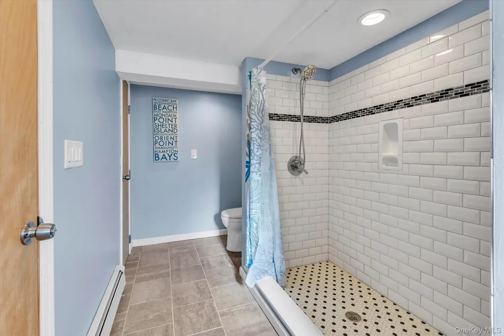 351 Venetian Boulevard Lindenhurst NY 11757