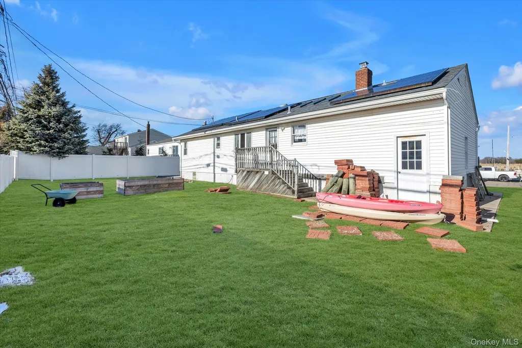 351 Venetian Boulevard Lindenhurst NY 11757