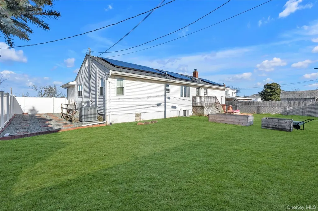 351 Venetian Boulevard Lindenhurst NY 11757