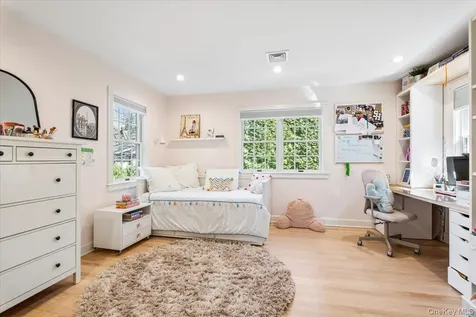 73 Huntington Road Scarsdale NY 10583