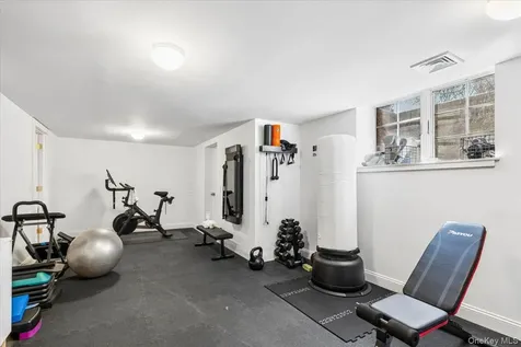 73 Huntington Road Scarsdale NY 10583