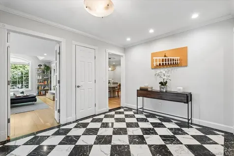 73 Huntington Road Scarsdale NY 10583