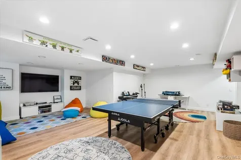 73 Huntington Road Scarsdale NY 10583