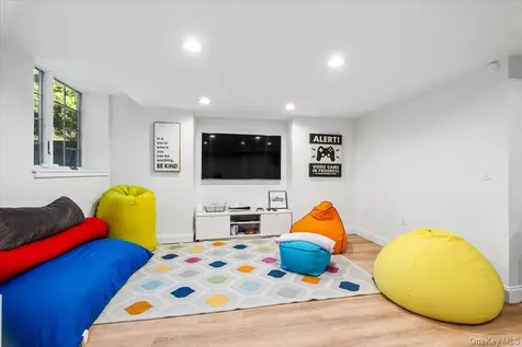 73 Huntington Road Scarsdale NY 10583