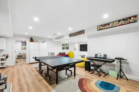 73 Huntington Road Scarsdale NY 10583