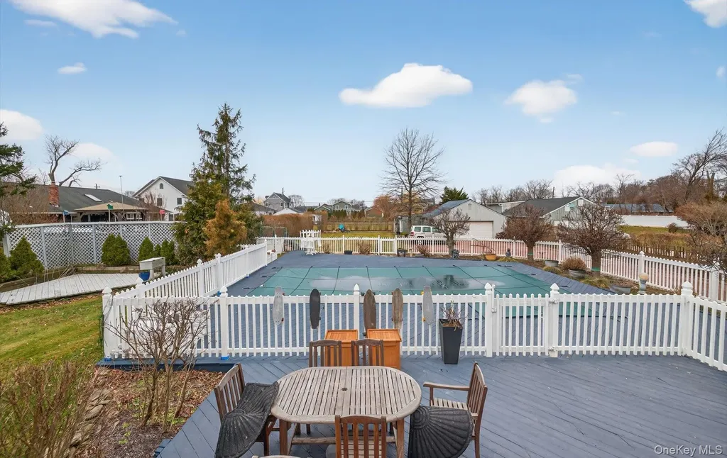 108 Awixa Avenue Bay Shore NY 11706