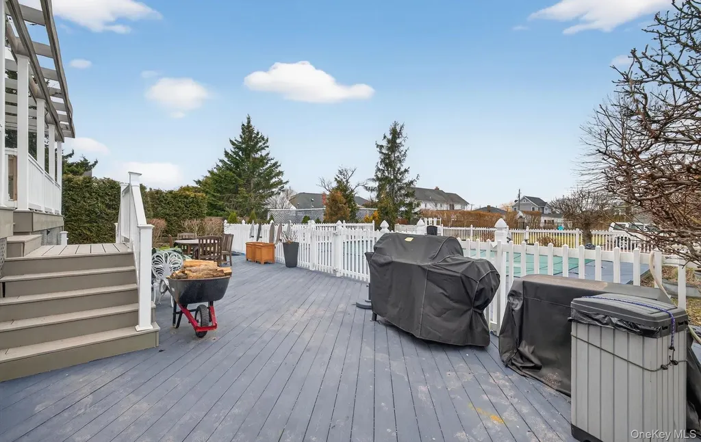 108 Awixa Avenue Bay Shore NY 11706