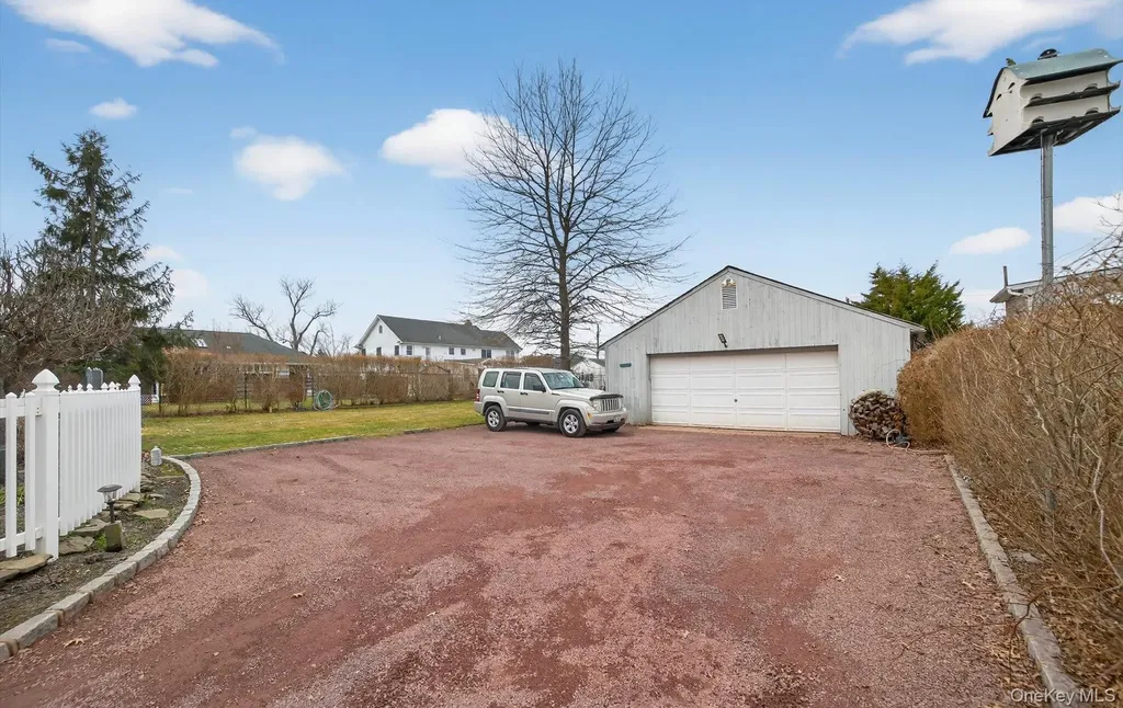 108 Awixa Avenue Bay Shore NY 11706