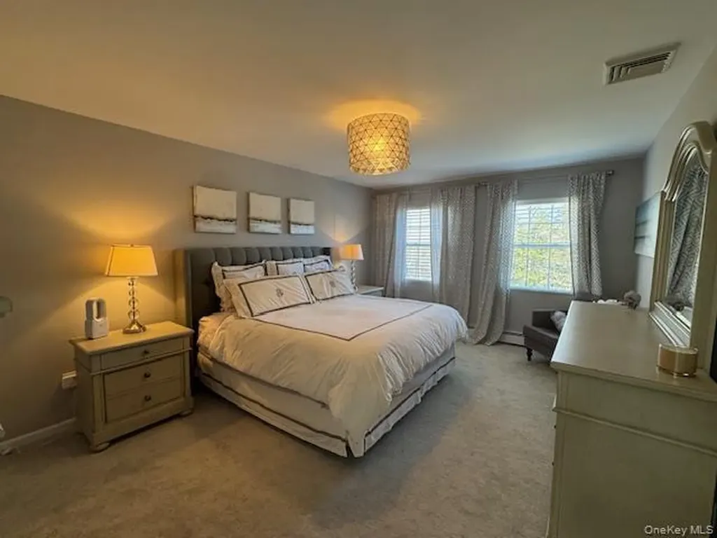 20 Jennifers Path Westhampton Beach NY 11978