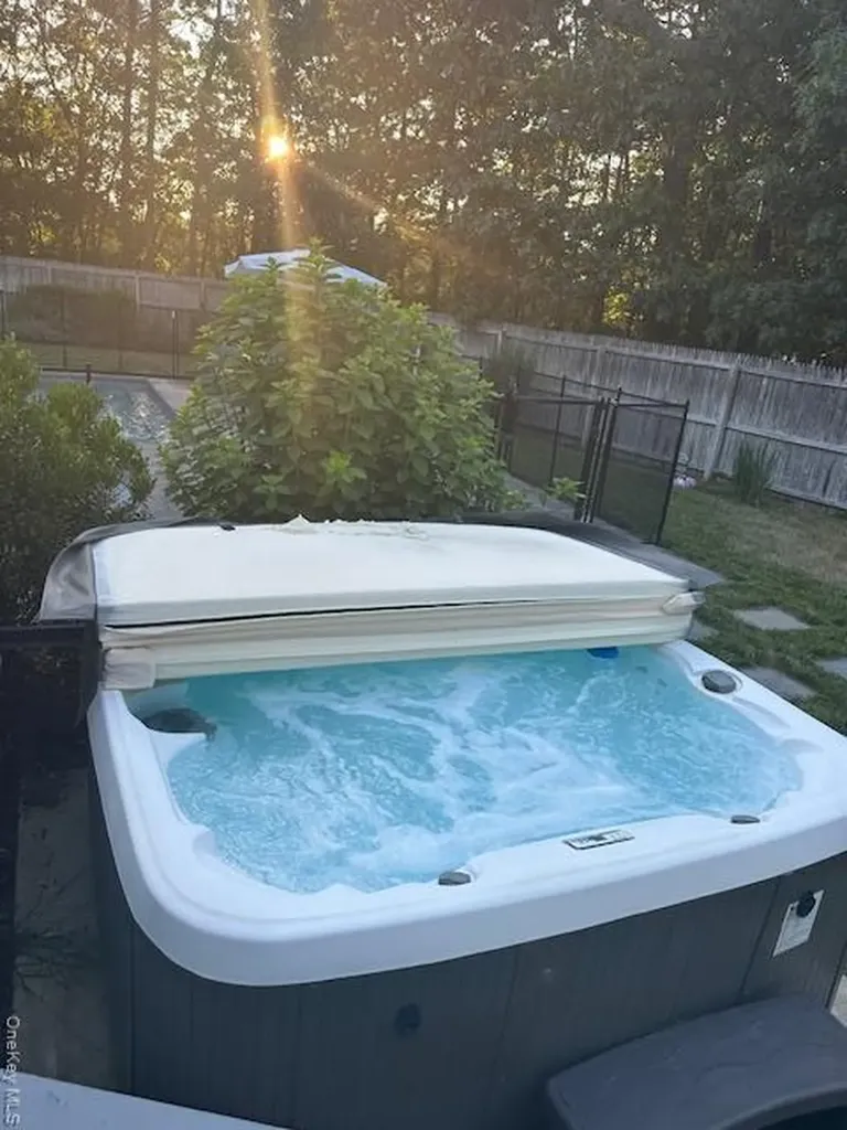 20 Jennifers Path Westhampton Beach NY 11978