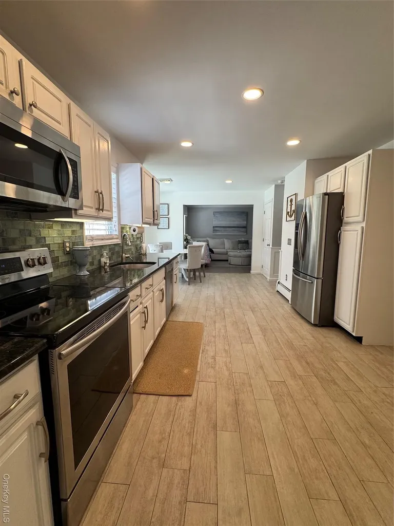 20 Jennifers Path Westhampton Beach NY 11978