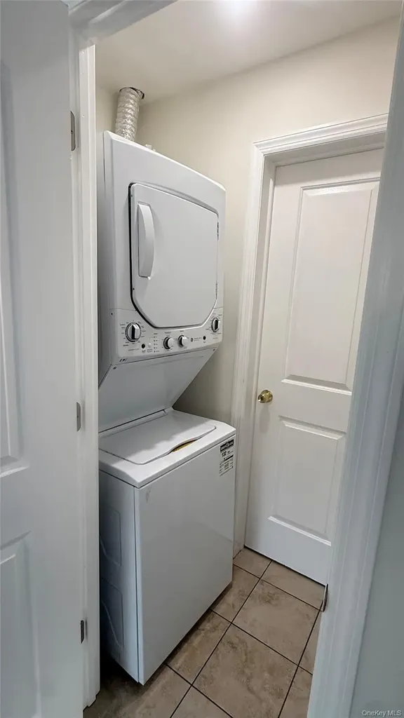 1318 Post Avenue Elmont NY 11003