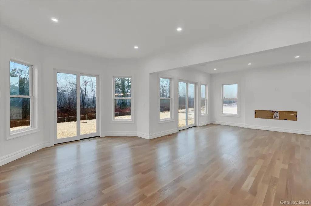 Melville NY 11747
