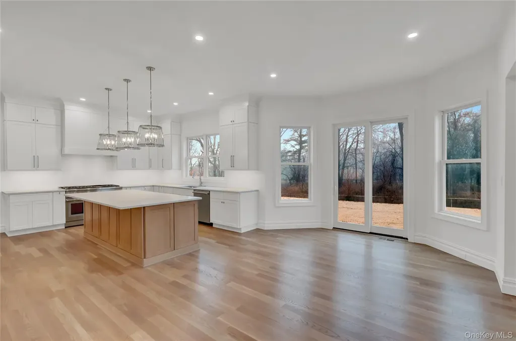 Melville NY 11747