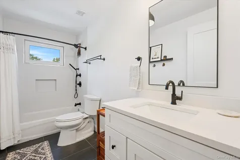 660 Sutton Place Greenport NY 11944