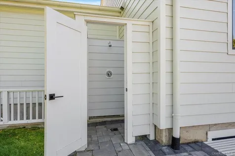 660 Sutton Place Greenport NY 11944