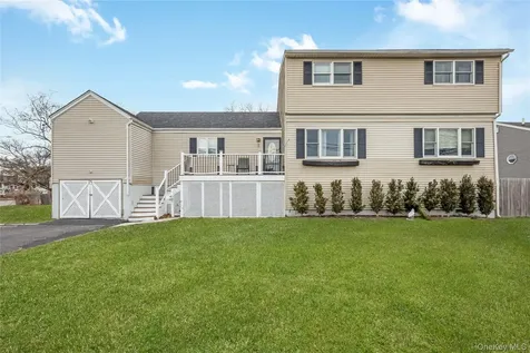 15 Bingham Place Amityville NY 11701