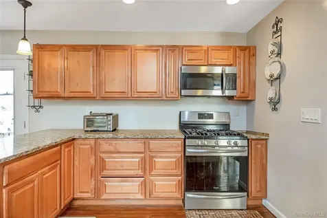 15 Bingham Place Amityville NY 11701