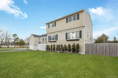 15 Bingham Place Amityville NY 11701