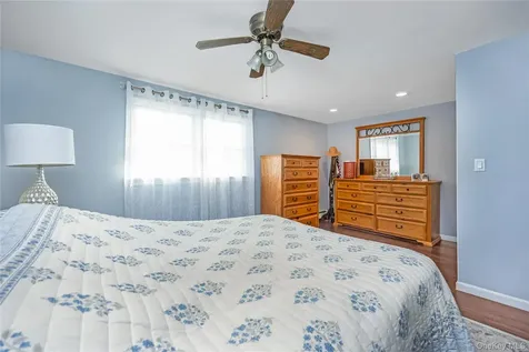 15 Bingham Place Amityville NY 11701