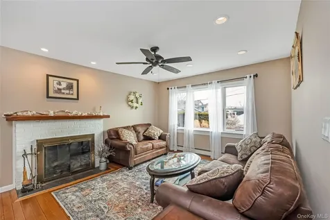 15 Bingham Place Amityville NY 11701